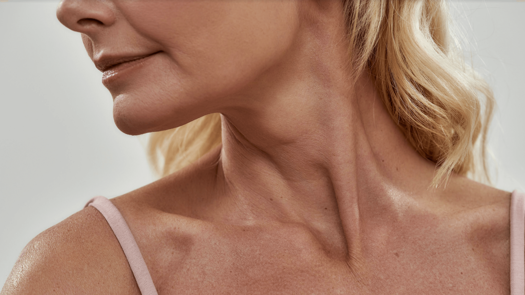 Natural Ways to Firm the Neck Without Surgery